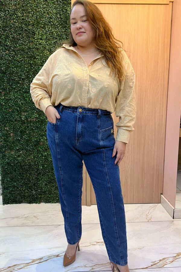 CALÇA JEANS MOM BOLSO RETO